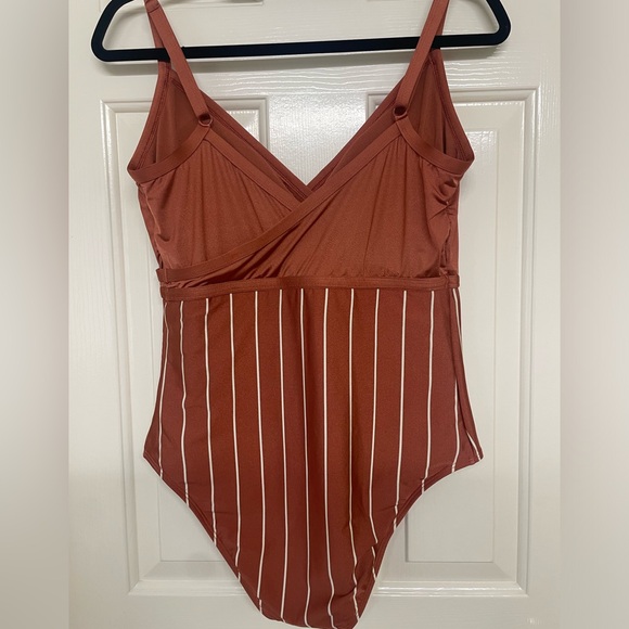 Skye One-piece Swimsuit - Picture 2 of 3